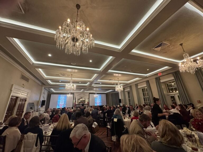 G.O.P. Hosts Sold Out Lincoln Reagan Trump Dinner G.o.p. hosts sold out lincoln reagan trump dinner